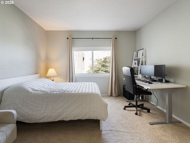 4320 S CORBETT Ave 114, Portland, OR 97239