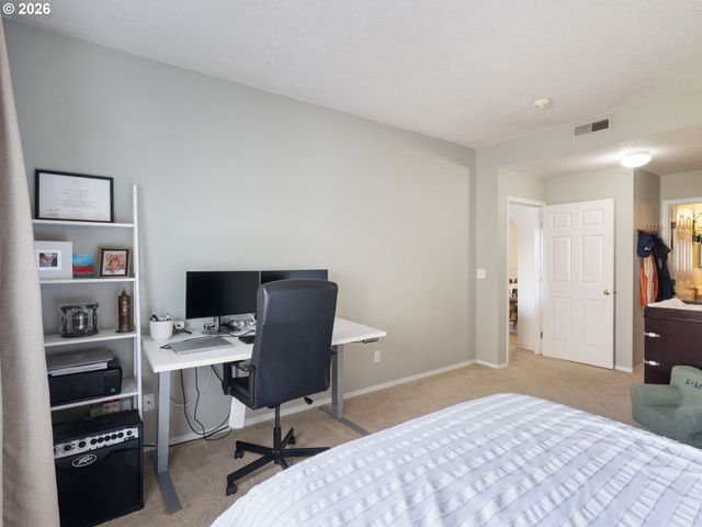 4320 S CORBETT Ave 114, Portland, OR 97239