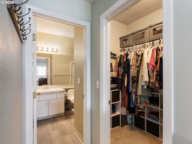 4320 S CORBETT Ave 114, Portland, OR 97239