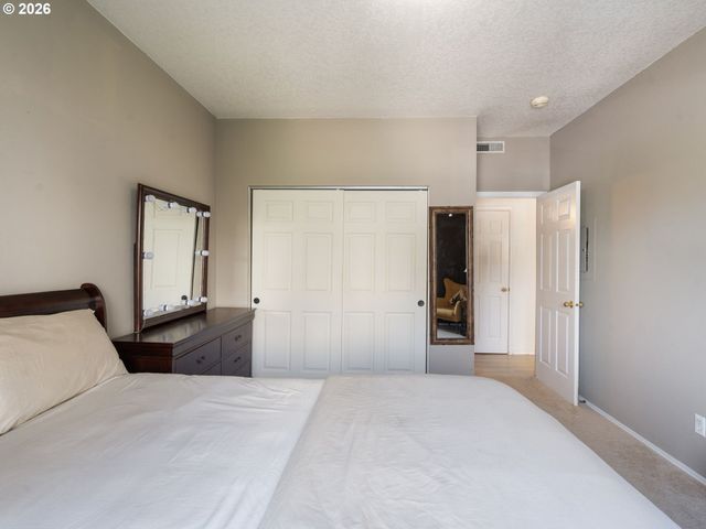 4320 S CORBETT Ave 114, Portland, OR 97239