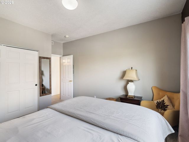 4320 S CORBETT Ave 114, Portland, OR 97239