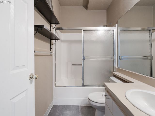 4320 S CORBETT Ave 114, Portland, OR 97239