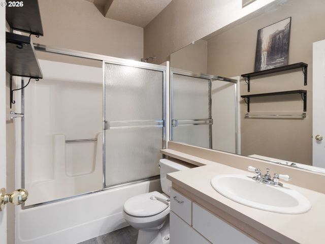 4320 S CORBETT Ave 114, Portland, OR 97239