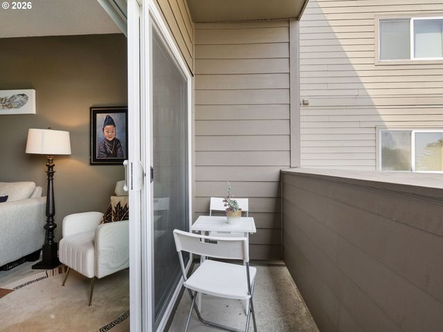 4320 S CORBETT Ave 114, Portland, OR 97239