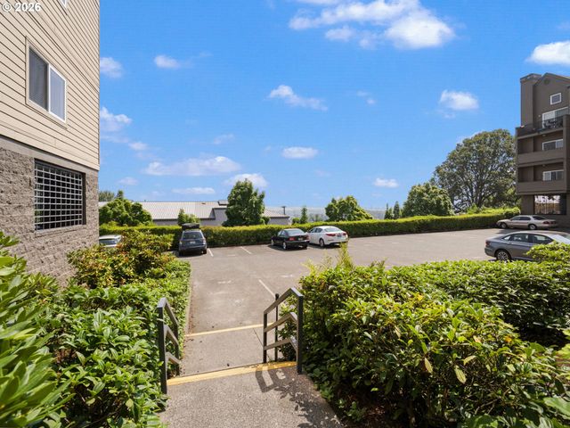 4320 S CORBETT Ave 114, Portland, OR 97239