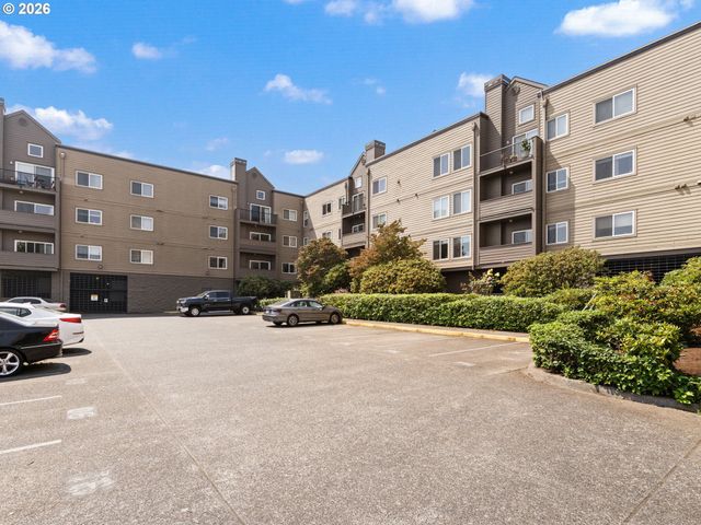 4320 S CORBETT Ave 114, Portland, OR 97239