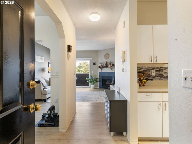 4320 S CORBETT Ave 114, Portland, OR 97239