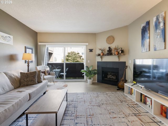 4320 S CORBETT Ave 114, Portland, OR 97239