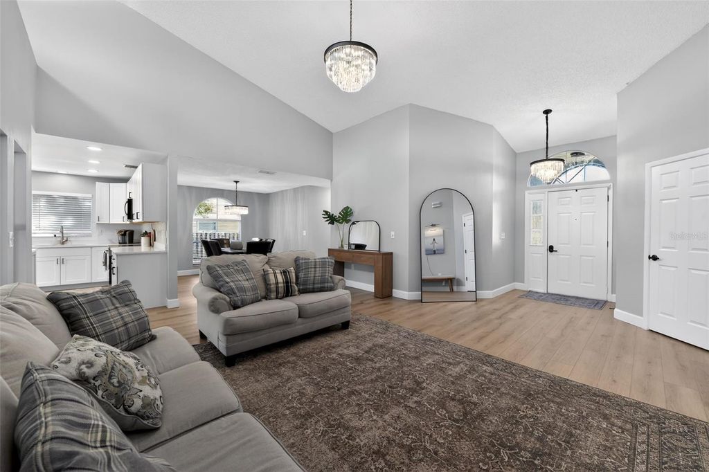 Image 15 of property listing at 501 45TH STREET E, Bradenton, FL 34208