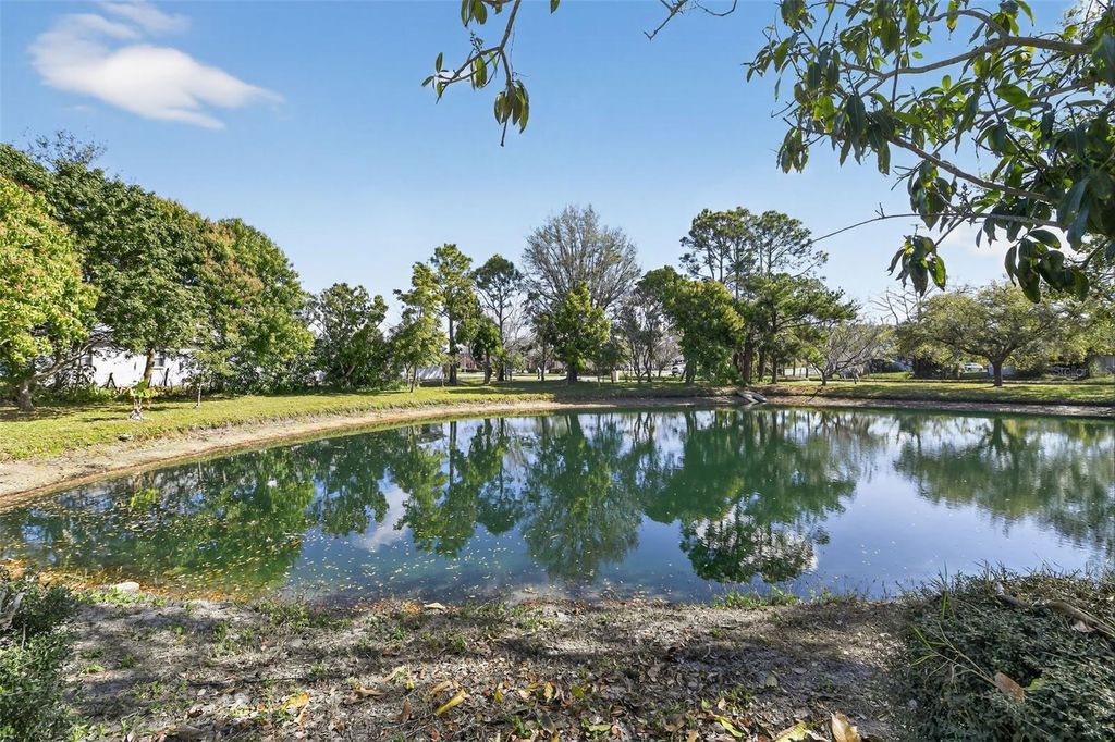 Image 3 of property listing at 501 45TH STREET E, Bradenton, FL 34208