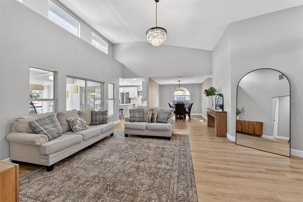 Image 9 of property listing at 501 45TH STREET E, Bradenton, FL 34208