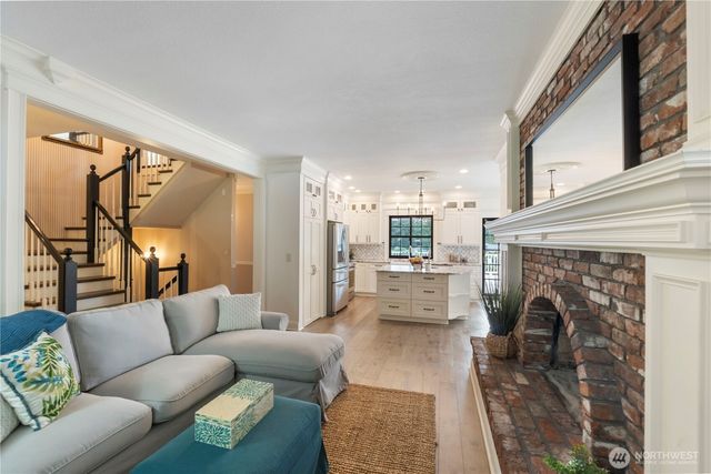 4217 Lakeridge Dr East, Lake Tapps, WA 98391