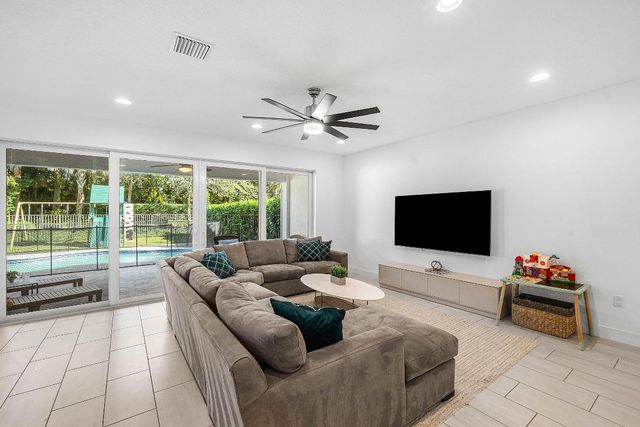 15376 Green River Court, Delray Beach, FL 33446