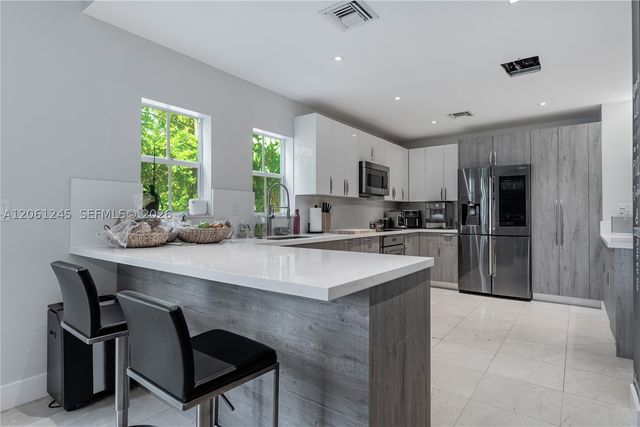 18460 NE 30th Ave 18460, Aventura, FL 33160