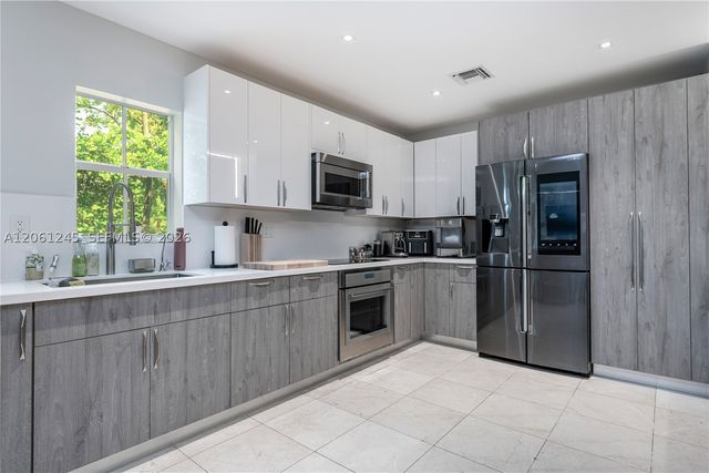 18460 NE 30th Ave 18460, Aventura, FL 33160
