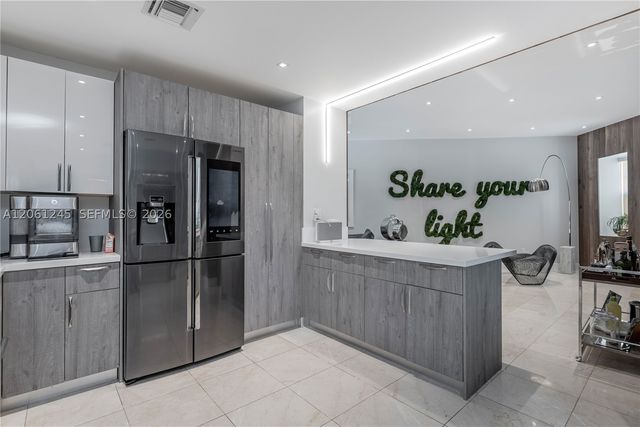 18460 NE 30th Ave 18460, Aventura, FL 33160