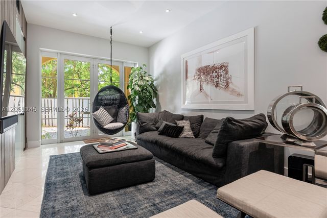 18460 NE 30th Ave 18460, Aventura, FL 33160