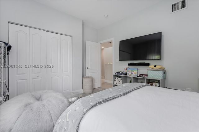 18460 NE 30th Ave 18460, Aventura, FL 33160