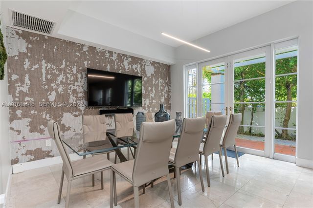 18460 NE 30th Ave 18460, Aventura, FL 33160