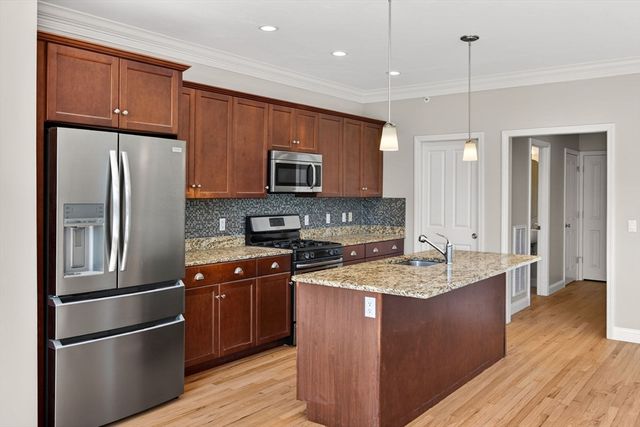 107 Boatwrights Loop, Plymouth, MA 02360