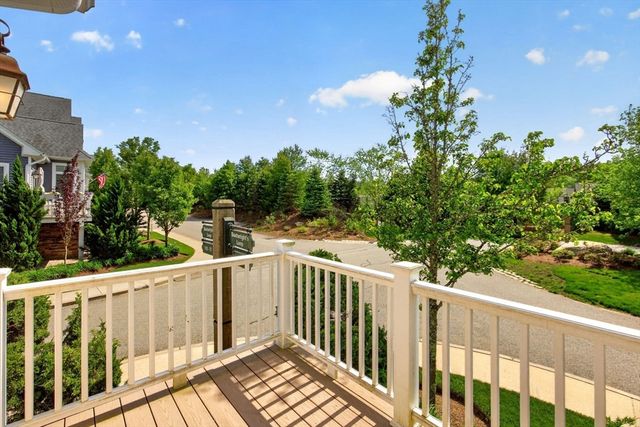 107 Boatwrights Loop, Plymouth, MA 02360