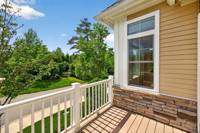 107 Boatwrights Loop, Plymouth, MA 02360