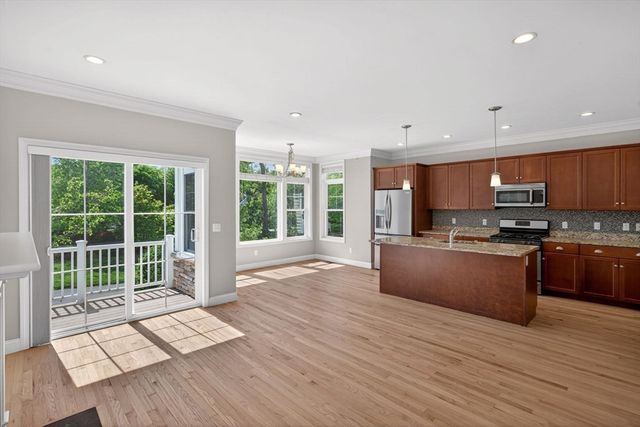 107 Boatwrights Loop, Plymouth, MA 02360