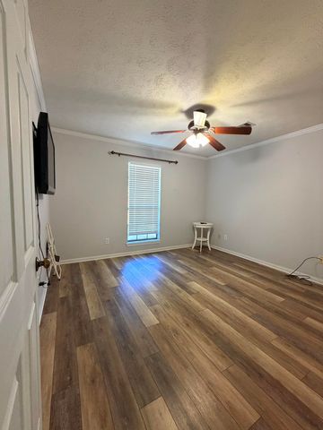 1123 Walnut, Deridder, LA 70634