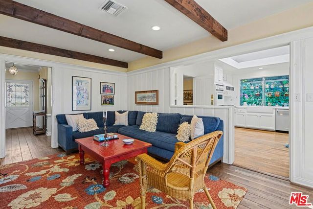 11376 Thurston Place, Los Angeles, CA 90049