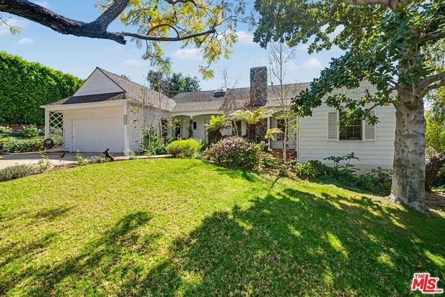 11376 Thurston Place, Los Angeles, CA 90049