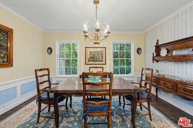 11376 Thurston Place, Los Angeles, CA 90049