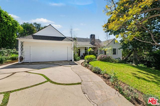 11376 Thurston Place, Los Angeles, CA 90049