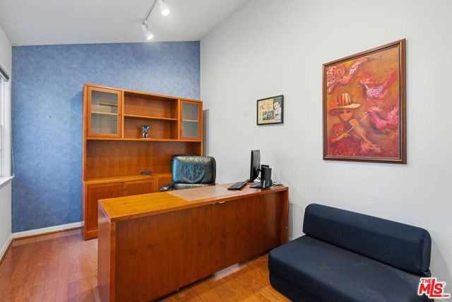 11376 Thurston Place, Los Angeles, CA 90049