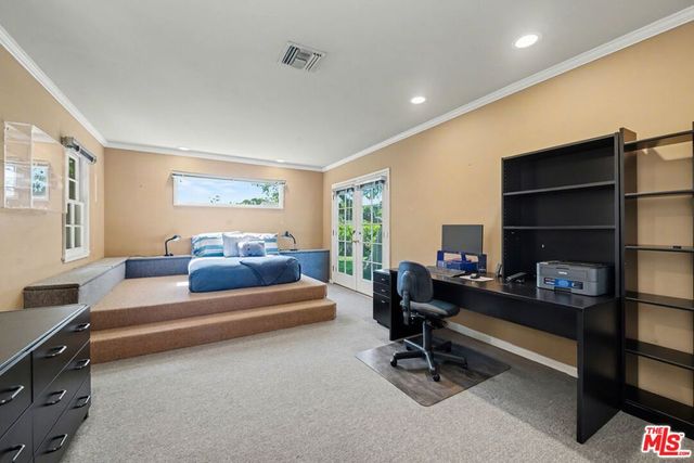 11376 Thurston Place, Los Angeles, CA 90049