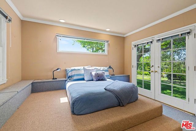 11376 Thurston Place, Los Angeles, CA 90049