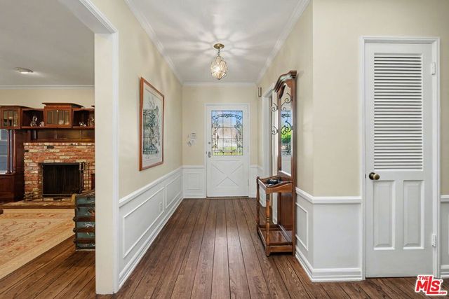 11376 Thurston Place, Los Angeles, CA 90049