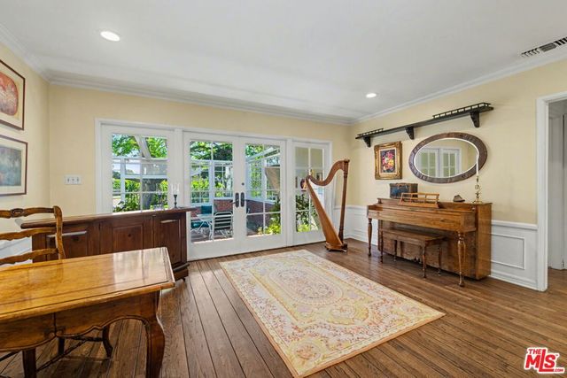 11376 Thurston Place, Los Angeles, CA 90049