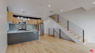 16012 Cantlay Street 1/2, Van Nuys (los Angeles), CA 91406