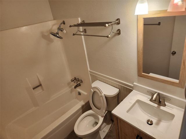 1510 Rockdale CIR A, Austin, TX 78704