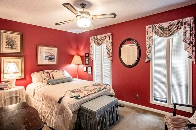 29 Coachlight Drive, Little Rock, AR 72227