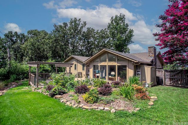 29 Coachlight Drive, Little Rock, AR 72227