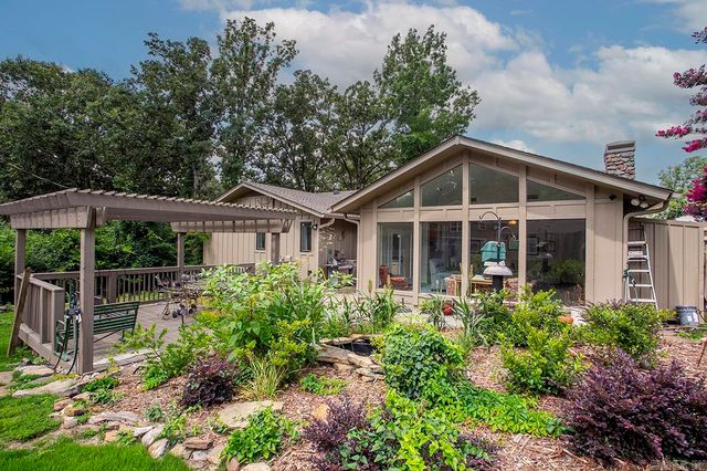 29 Coachlight Drive, Little Rock, AR 72227