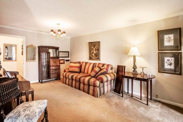 29 Coachlight Drive, Little Rock, AR 72227