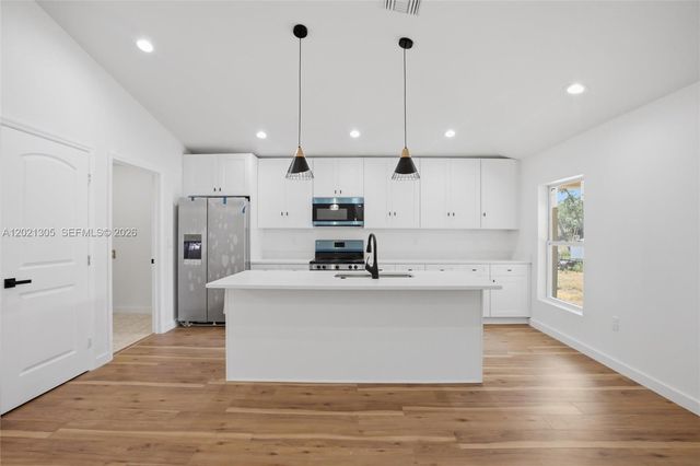 2031 W Myakka Road, Avon Park, FL 33825