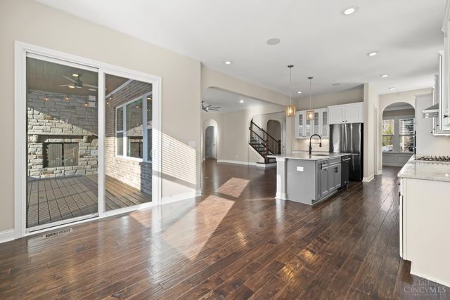 4051 Falling Creek Court, Sharonville, OH 45241