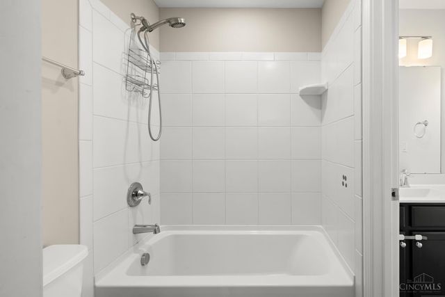 4051 Falling Creek Court, Sharonville, OH 45241