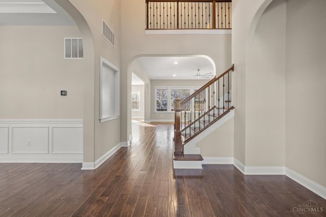 4051 Falling Creek Court, Sharonville, OH 45241