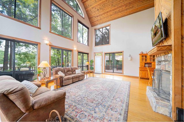 207 S King Laurence Ct., Scroggins, TX 75480