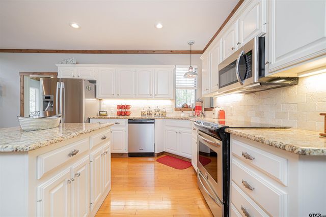 207 S King Laurence Ct., Scroggins, TX 75480