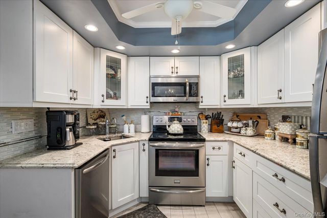 1 Salem, Hicksville, NY 11801